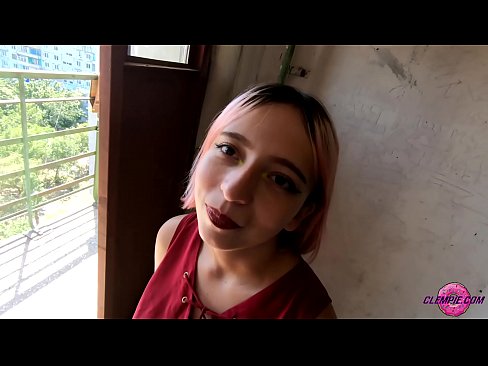 ❤️ شاگرد سينوئل چوسي ٿو هڪ اجنبي کي ٻاهر جي پوئتي ۾ - هن جي منهن تي ❤ ☑